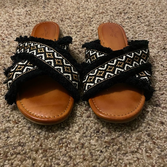 Universal Thread Slides- Size 9.5 (Good Condition) - Picture 2 of 2